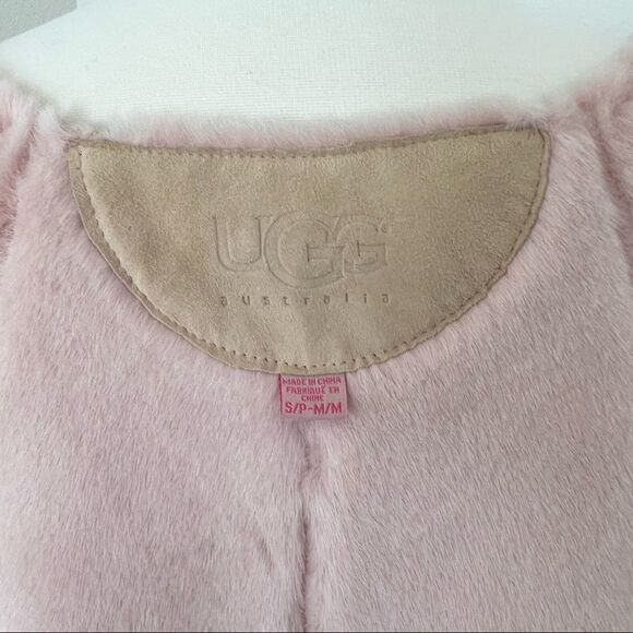 UGG Australia Pink shearling Poncho w/ Hand Pockets SM - Picture 9 of 10